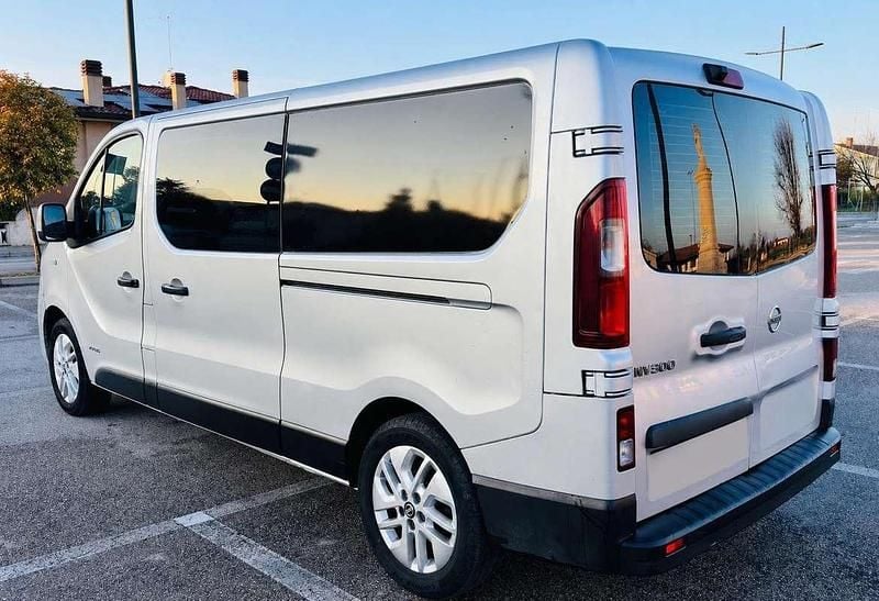 Usata Nissan NV300 121 CV (88 kW) 2018 Argento Furgone