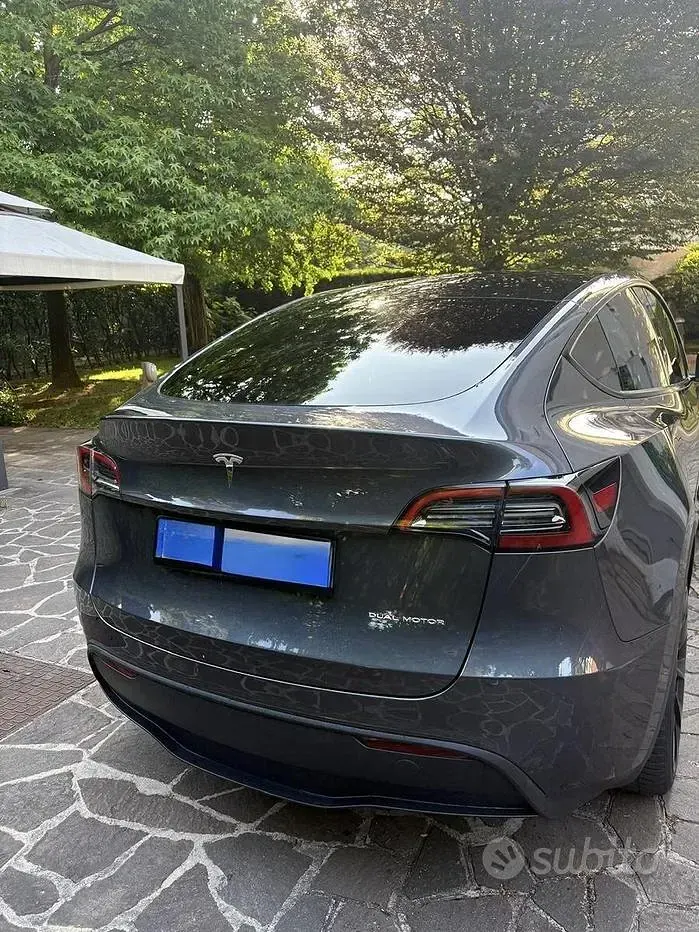 Usata Tesla Model Y 189 kW (258 CV) 2023 SUV