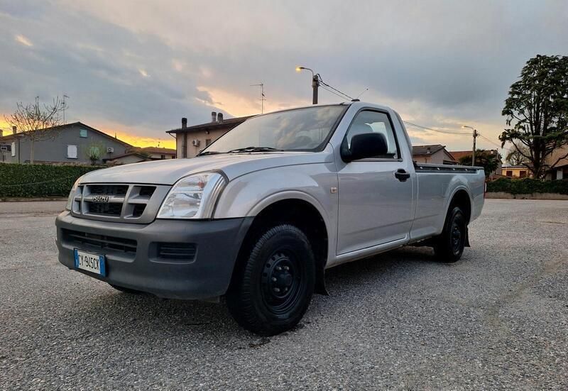 Argento Usata 2005 Isuzu D-Max Pick-up | 6300 € (Ottimo prezzo) - Immagine 1/4