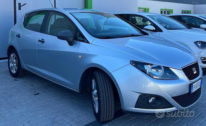Usata Seat Ibiza Reference 90 CV (66 kW) 2011 Grigio Berlina