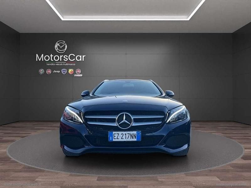 Usata Mercedes C180 170 CV (125 kW) 2015 Blu/azzurro Berlina