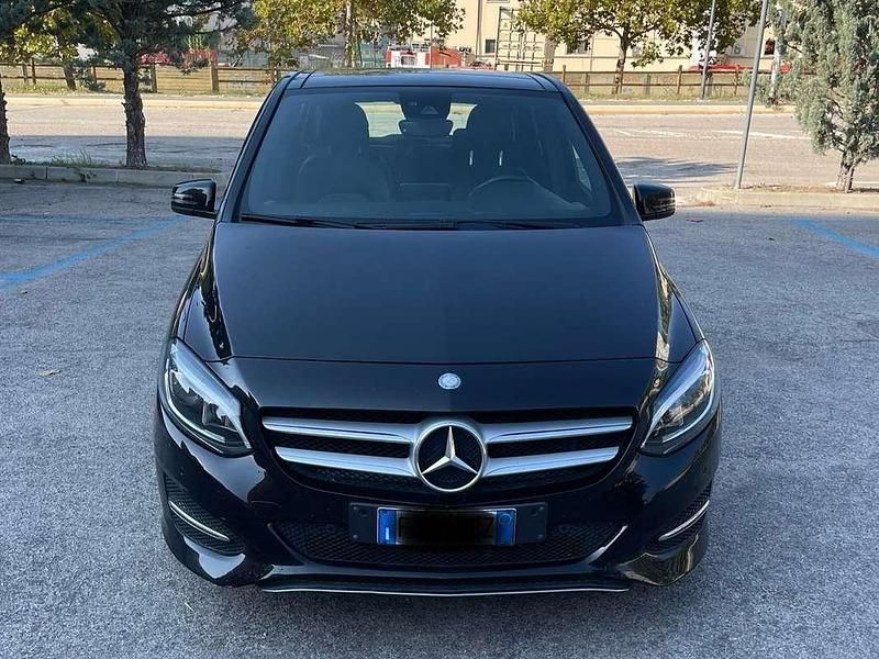 Nero Usata 2014 Mercedes B180 Monovolume | 10.500 € (Cara) - Immagine 1/4