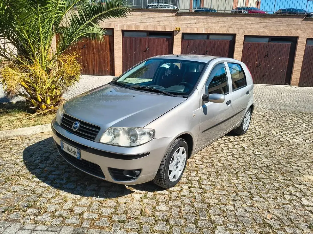 Usata Fiat Punto 60 CV (44 kW) 2004 Grigio Utilitaria