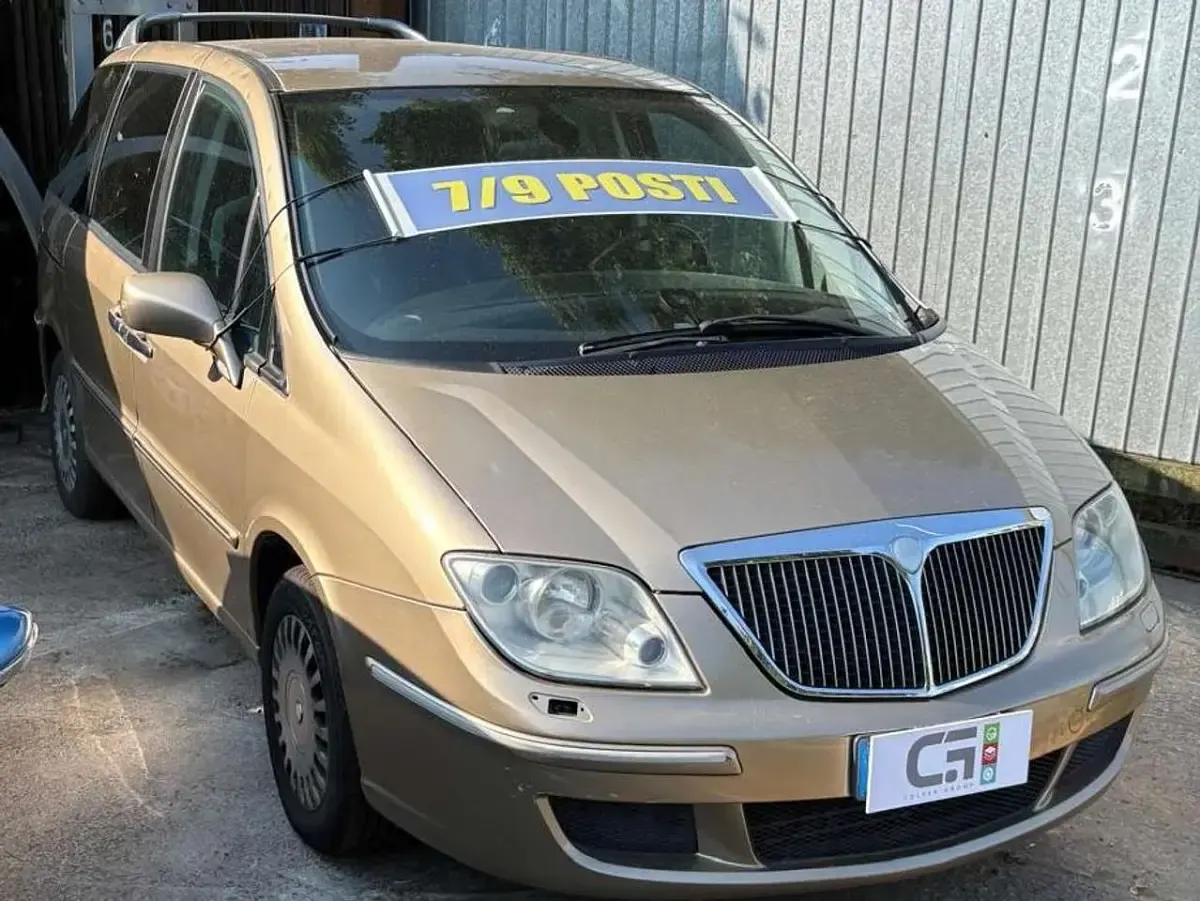 Usata Lancia Phedra S 128 CV (94 kW) 2006 Beige Monovolume