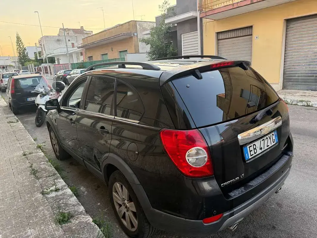 Usata Chevrolet Captiva 150 CV (110 kW) 2010 Nero SUV