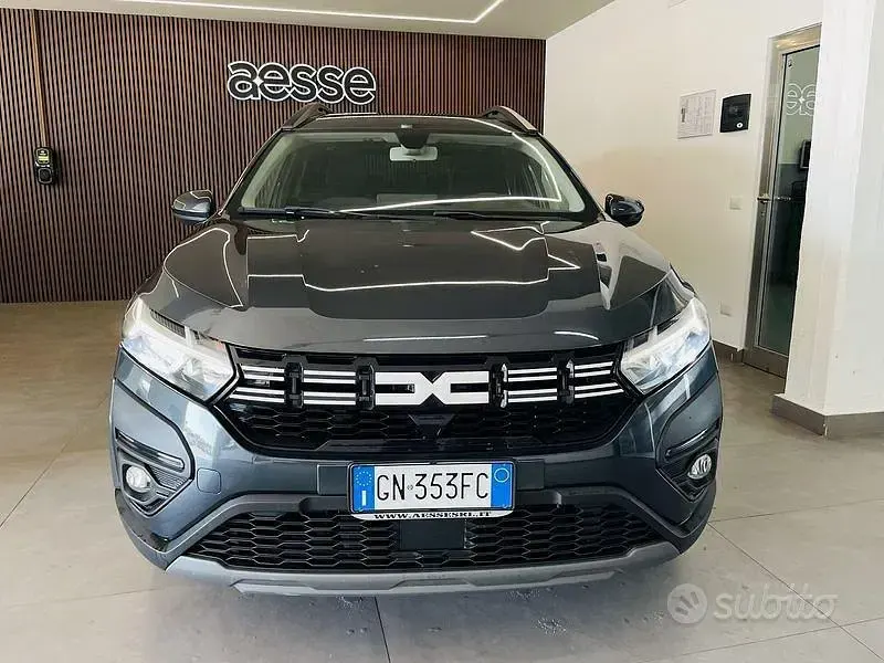 Usata Dacia Jogger Expression 91 CV (66 kW) 2023 Grigio Monovolume