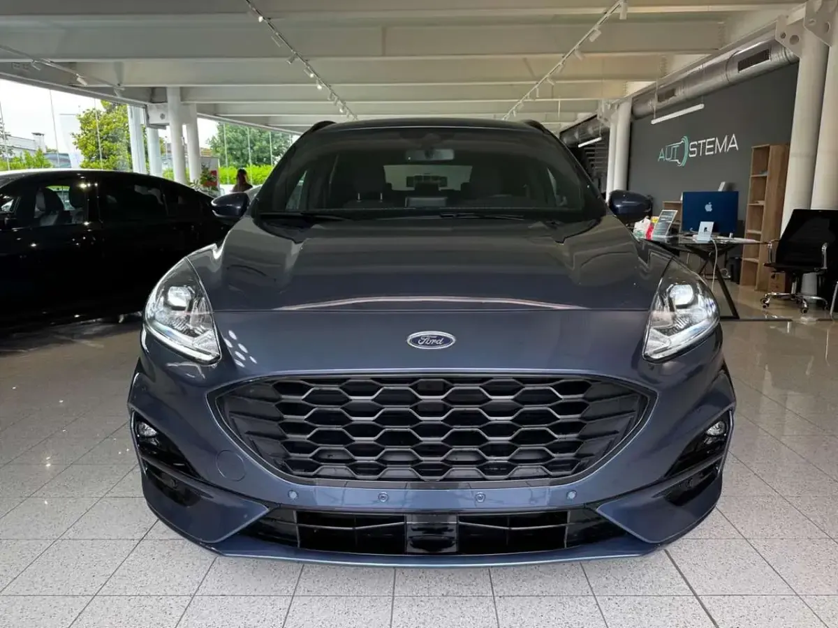 Usata Ford Kuga ST-Line 120 CV (88 kW) 2024 Blu/azzurro(met.) SUV