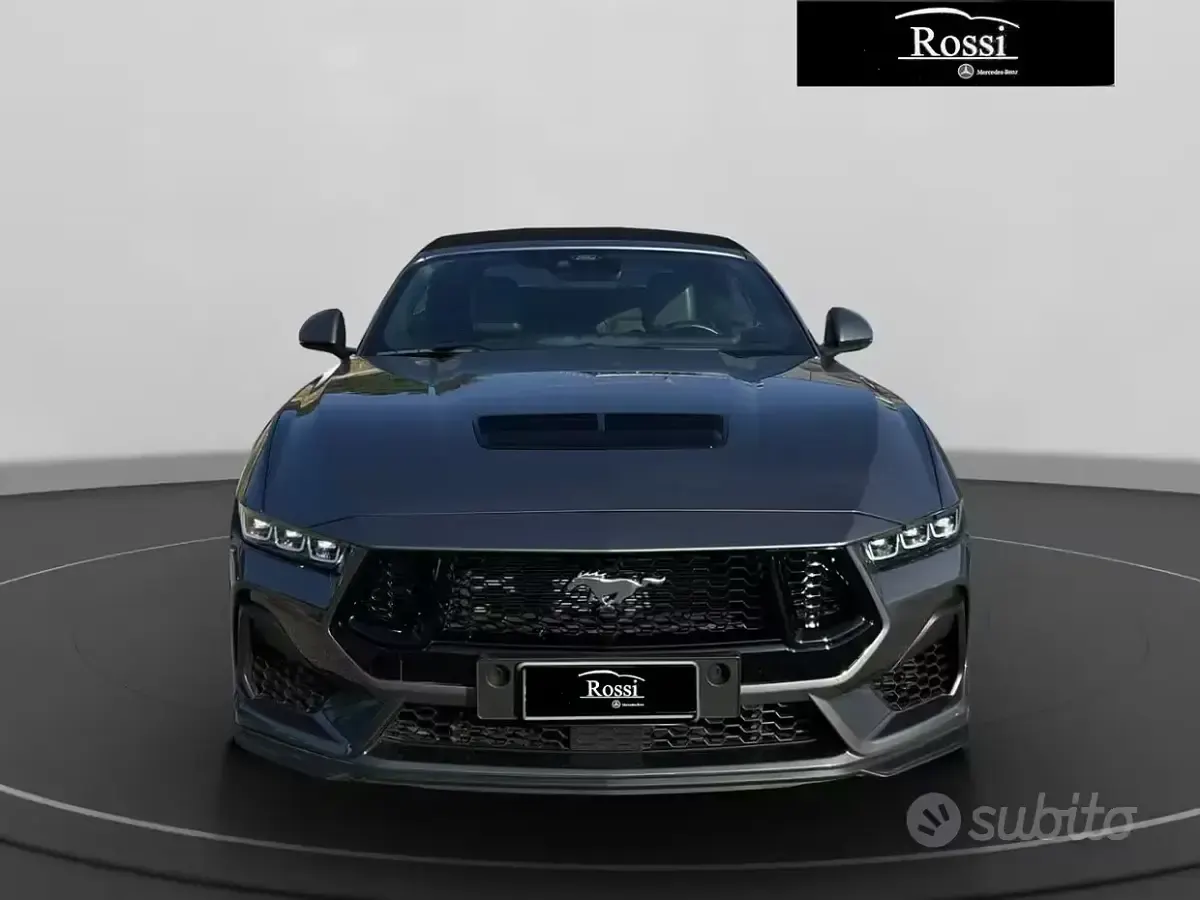 Usata Ford Mustang Convertible 2024 Grigio Cabrio