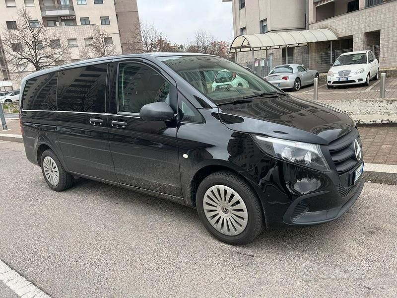 Nuova Mercedes Vito 110 CV (80 kW) 2025 Nero Furgone