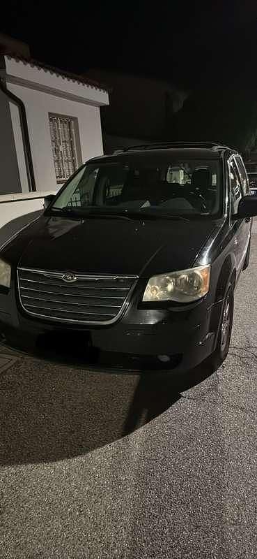 Usata 2010 Chrysler Grand Voyager Limited Monovolume | 3900 € (Ottimo prezzo) - Immagine 1/3