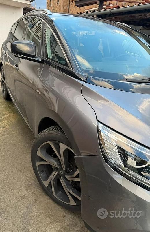 Usata Renault Grand Scénic IV Bose Edition 160 CV (117 kW) 2017 Grigio Monovolume