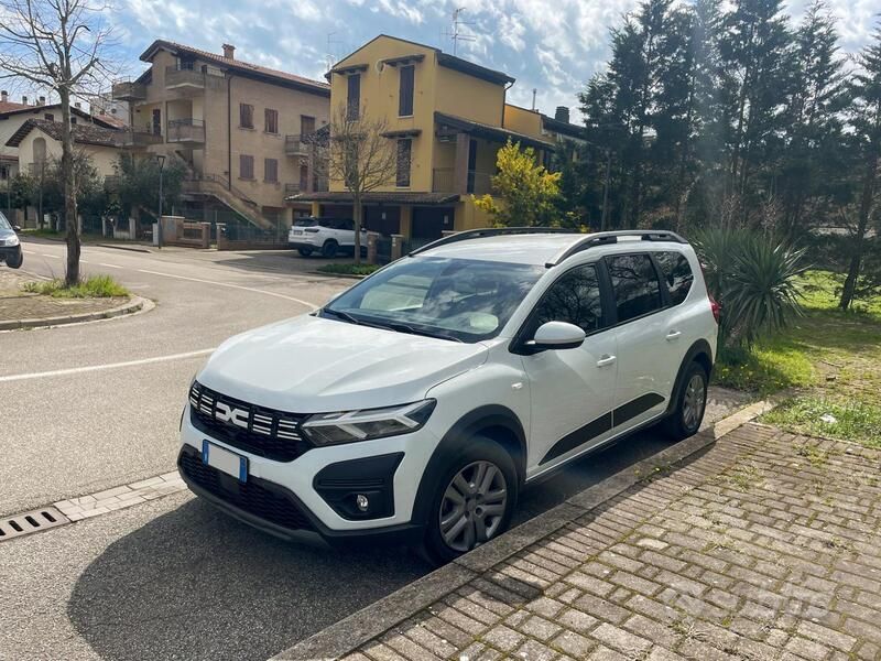 Usata Dacia Jogger Expression 110 CV (80 kW) 2023 Bianco Monovolume