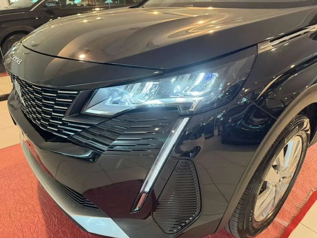 Usata Peugeot 5008 S 131 CV (96 kW) 2021 Nero SUV