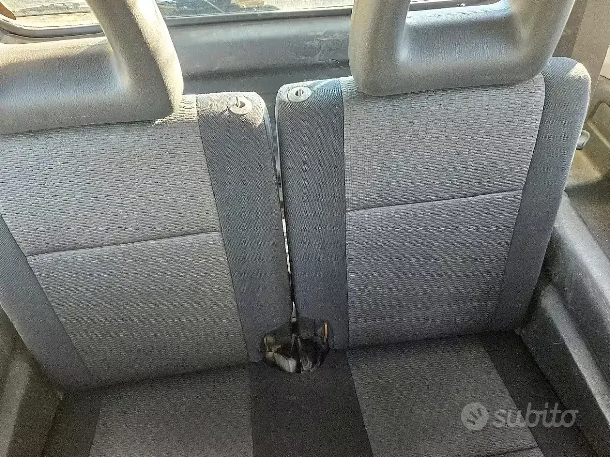 Usata Suzuki Jimny 86 CV (63 kW) 2007 Bluazzurro SUV