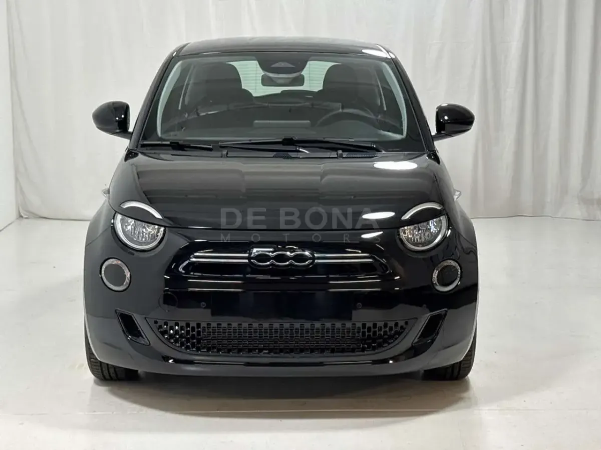 Nuova Fiat 500e Tech 86 kW (118 CV) 2025 Nero cinema Berlina