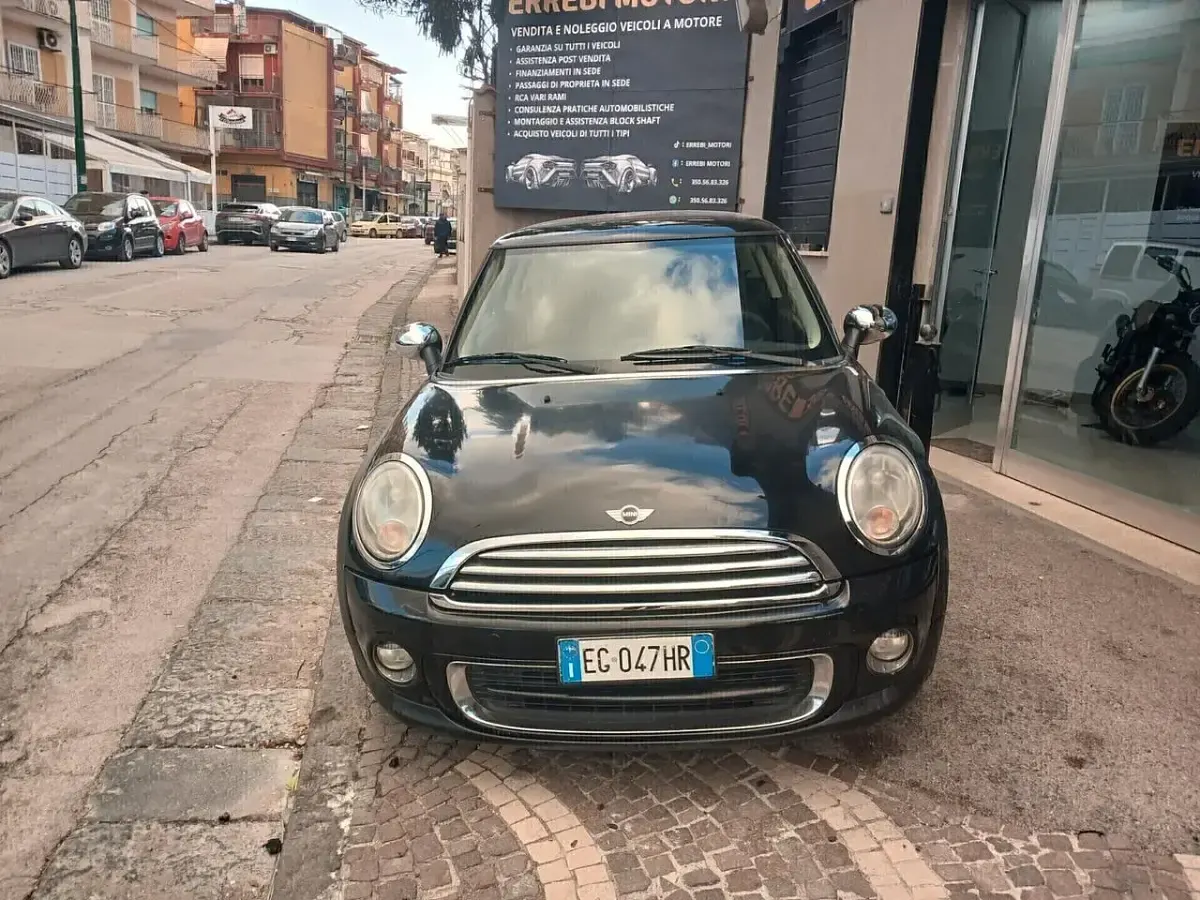 Usata Mini Cooper 75 CV (55 kW) 2011 Nero Utilitaria