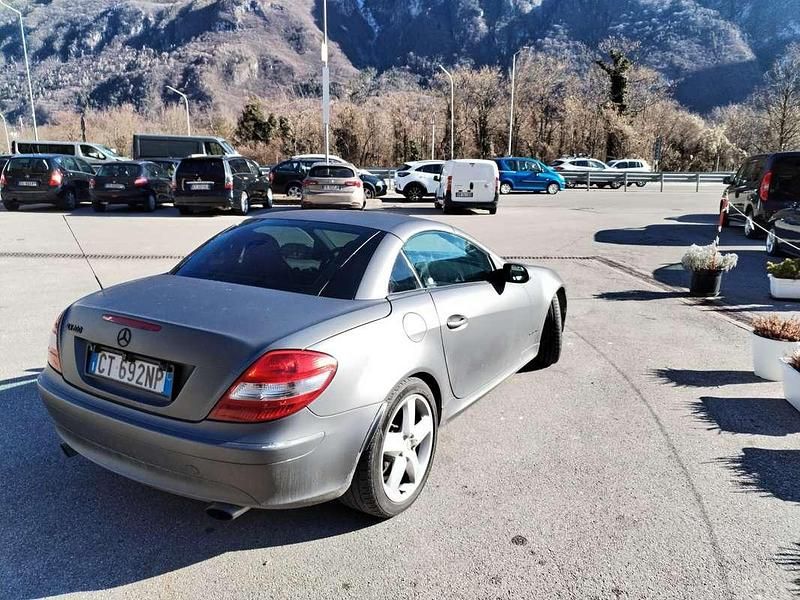 Usata Mercedes SLK200 163 CV (119 kW) 2005 Cabrio
