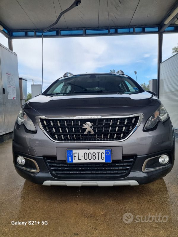 Usata Peugeot 2008 Allure 100 CV (73 kW) 2017 Grigio SUV