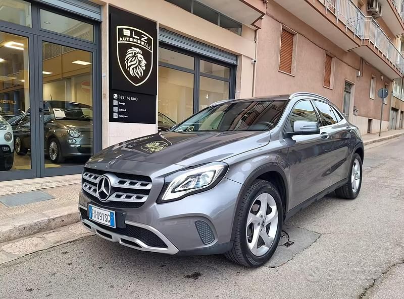 Usata Mercedes GLA200 136 CV (100 kW) 2019 Grigio SUV