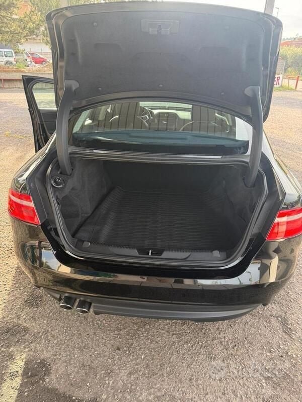 Usata Jaguar XF 179 CV (131 kW) 2019 Nero Berlina