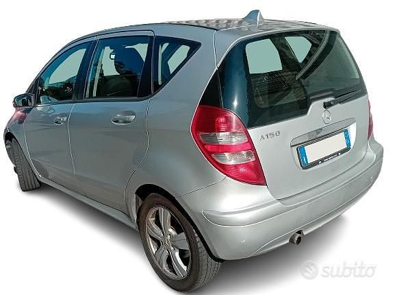 Grigio Usata 2008 Mercedes A150 Classic Due volumi | 2800 € (Buon prezzo) - Immagine 1/4