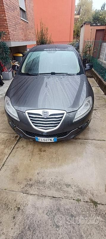 Usata Lancia Delta Gold 120 CV (88 kW) 2013 Grigio Utilitaria