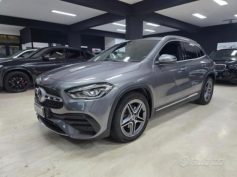 Usata Mercedes GLA200 Premium 150 CV (110 kW) 2022 Grigio SUV