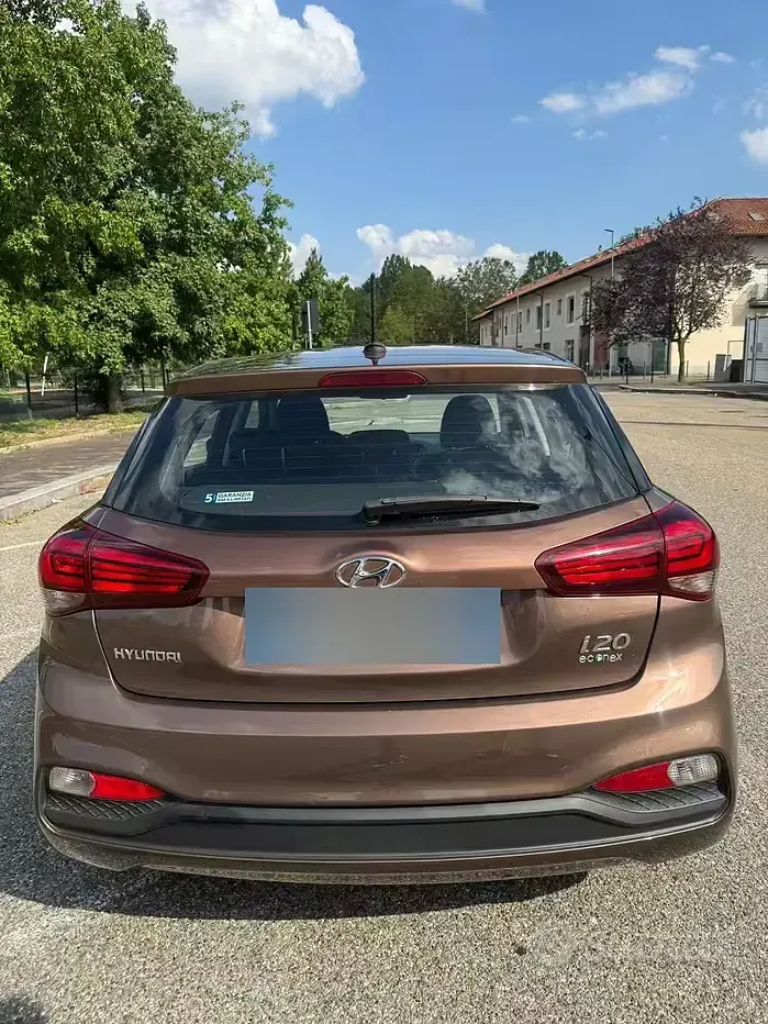 Usata Hyundai i20 75 CV (55 kW) 2019 Marrone Utilitaria