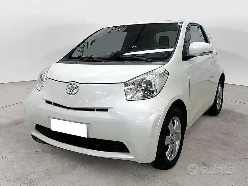 Usata Toyota iQ Sol 68 CV (50 kW) 2010 Bianco Utilitaria