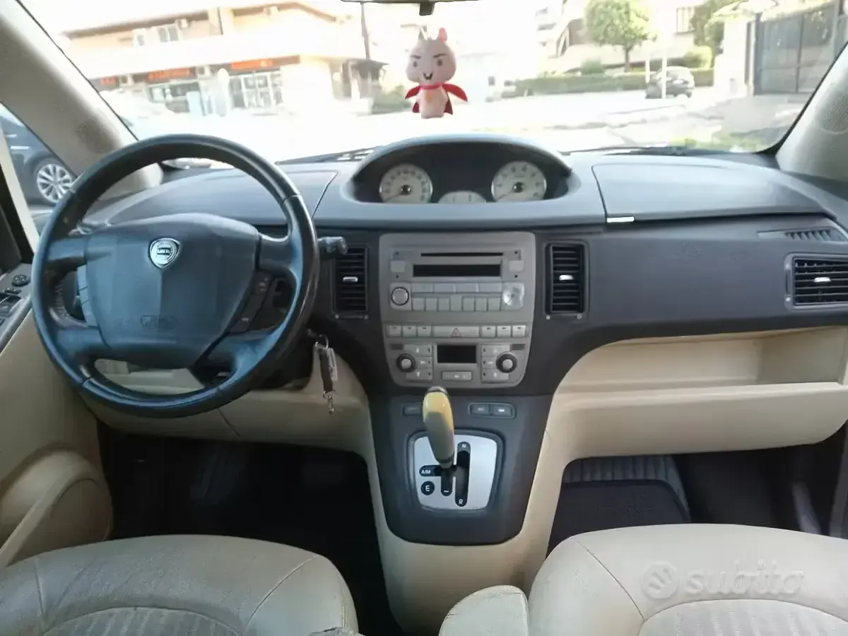 Usata Lancia Musa 2006 Rosso Monovolume