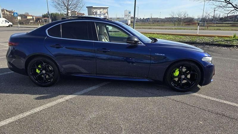 Usata Alfa Romeo Giulia Business 179 CV (131 kW) 2017 Blu/azzurro Berlina
