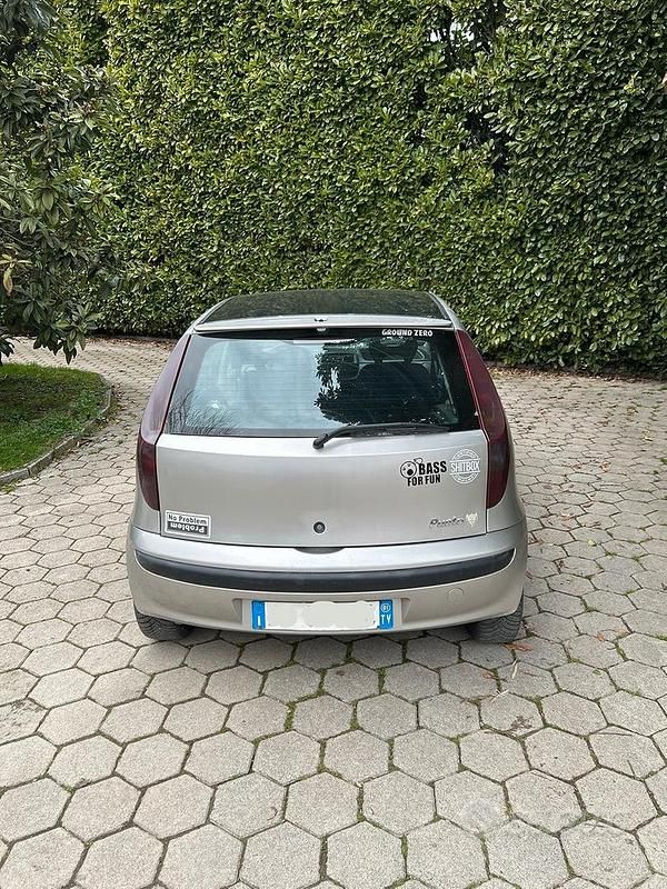Usata Fiat Punto 60 CV (44 kW) 2001 Grigio Utilitaria