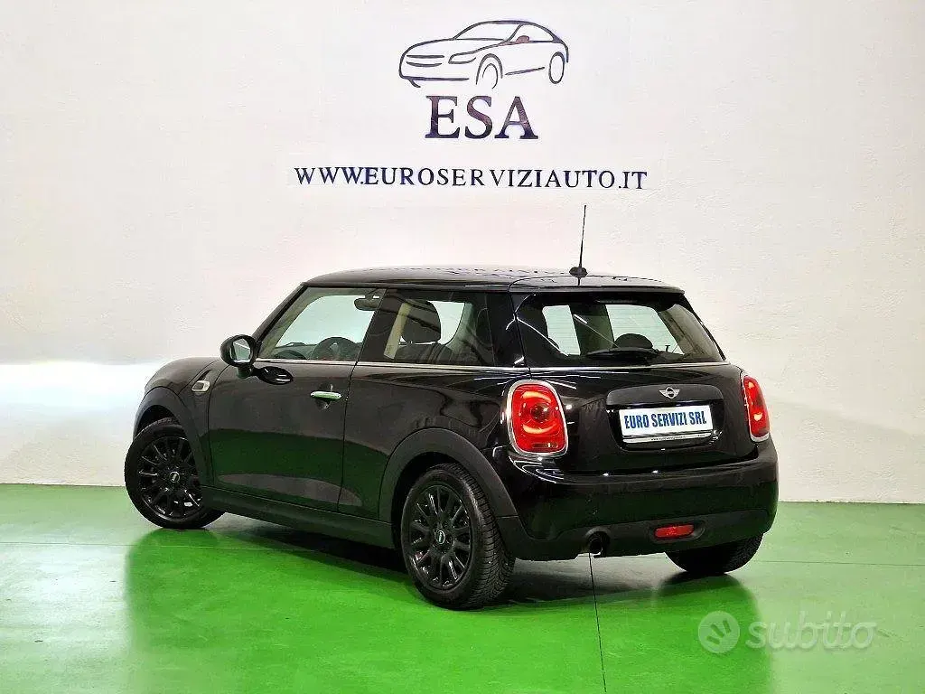 Usata Mini ONE 75 CV (55 kW) 2016 Nero Utilitaria