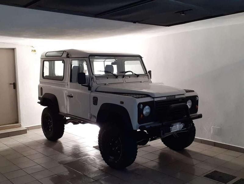 Usata 2002 Land Rover Defender SUV | 28.000 € (Buon prezzo) - Immagine 1/4