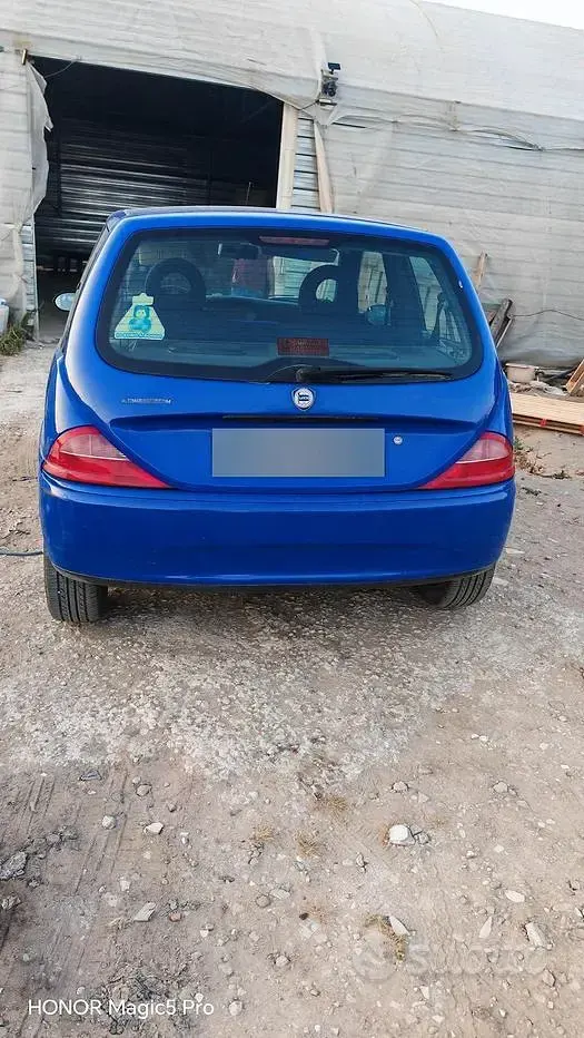 Usata Lancia Ypsilon 60 CV (44 kW) 2003 Blu Utilitaria