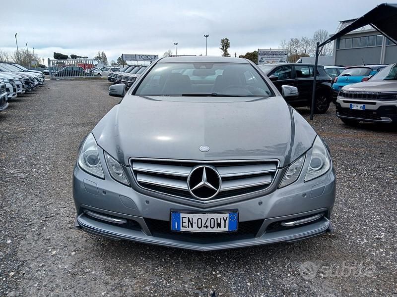 Usata Mercedes E220 169 CV (124 kW) 2012 Grigio Coupé