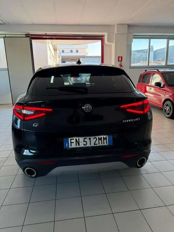 Usata Alfa Romeo Stelvio 180 CV (132 kW) 2018 Nero SUV