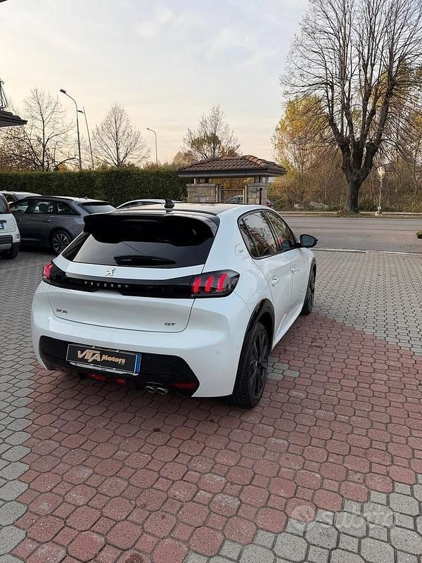 Usata Peugeot 208 GT 131 CV (96 kW) 2022 Other Utilitaria