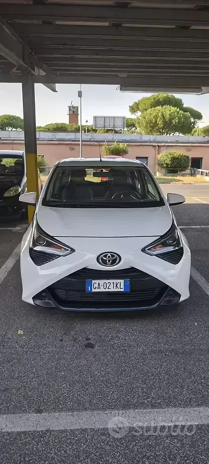 Usata Toyota Aygo X-clusiv 72 CV (52 kW) 2020 Bianco Utilitaria