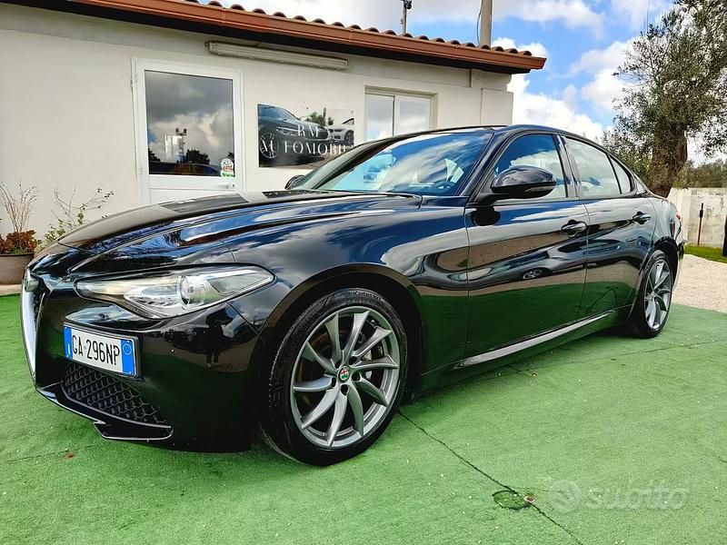 Usata Alfa Romeo Giulia Super 160 CV (117 kW) 2020 Nero Berlina