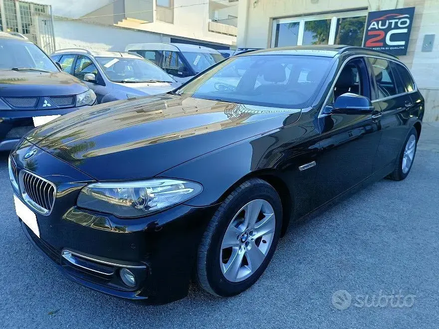 Usata BMW 520 Luxury Line 184 CV (135 kW) 2013 Nero Station wagon