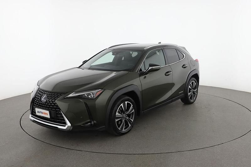 Usata Lexus UX 250h E-FOUR Executive Line 184 CV (135 kW) 2019 Verde SUV