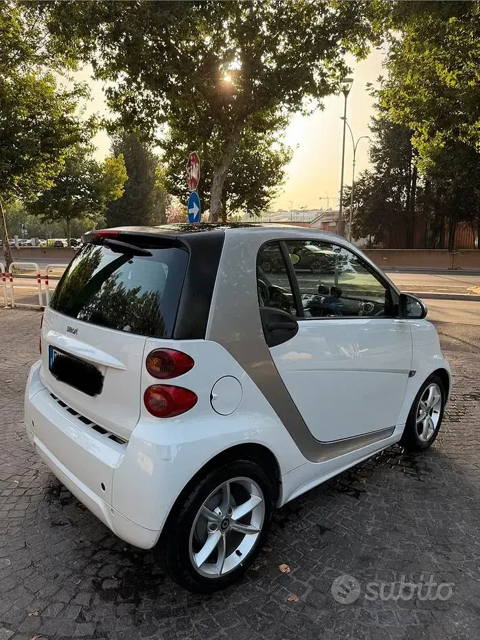 Usata Smart ForTwo Coupé 61 CV (44 kW) 2012 Bianco Coupé