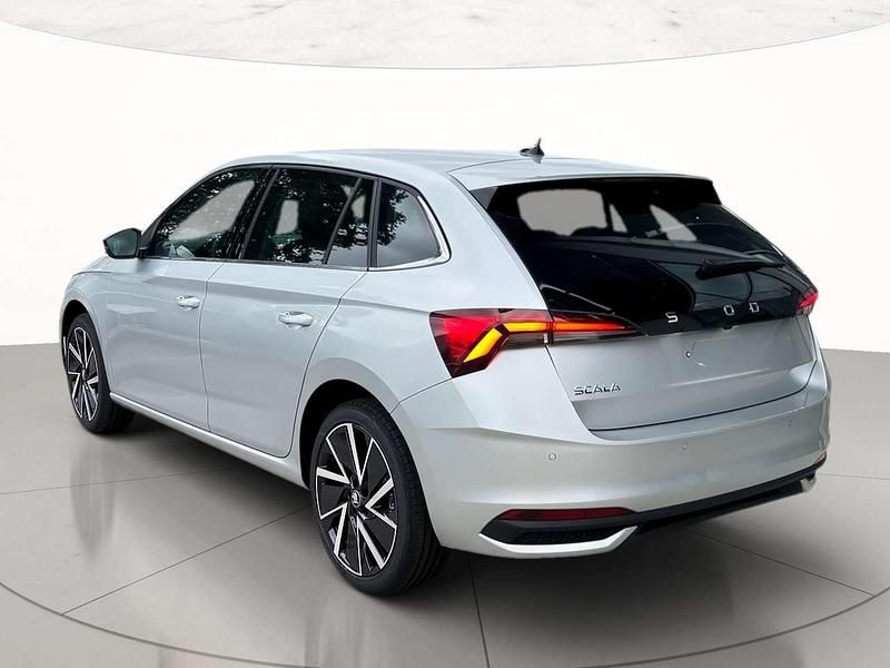 Nuova Skoda Scala Selection 116 CV (85 kW) 2026 Argento brillante metallizzato Utilitaria