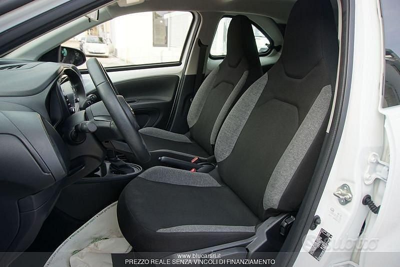 Usata Toyota Aygo X Active 72 CV (52 kW) 2022 Bianco SUV