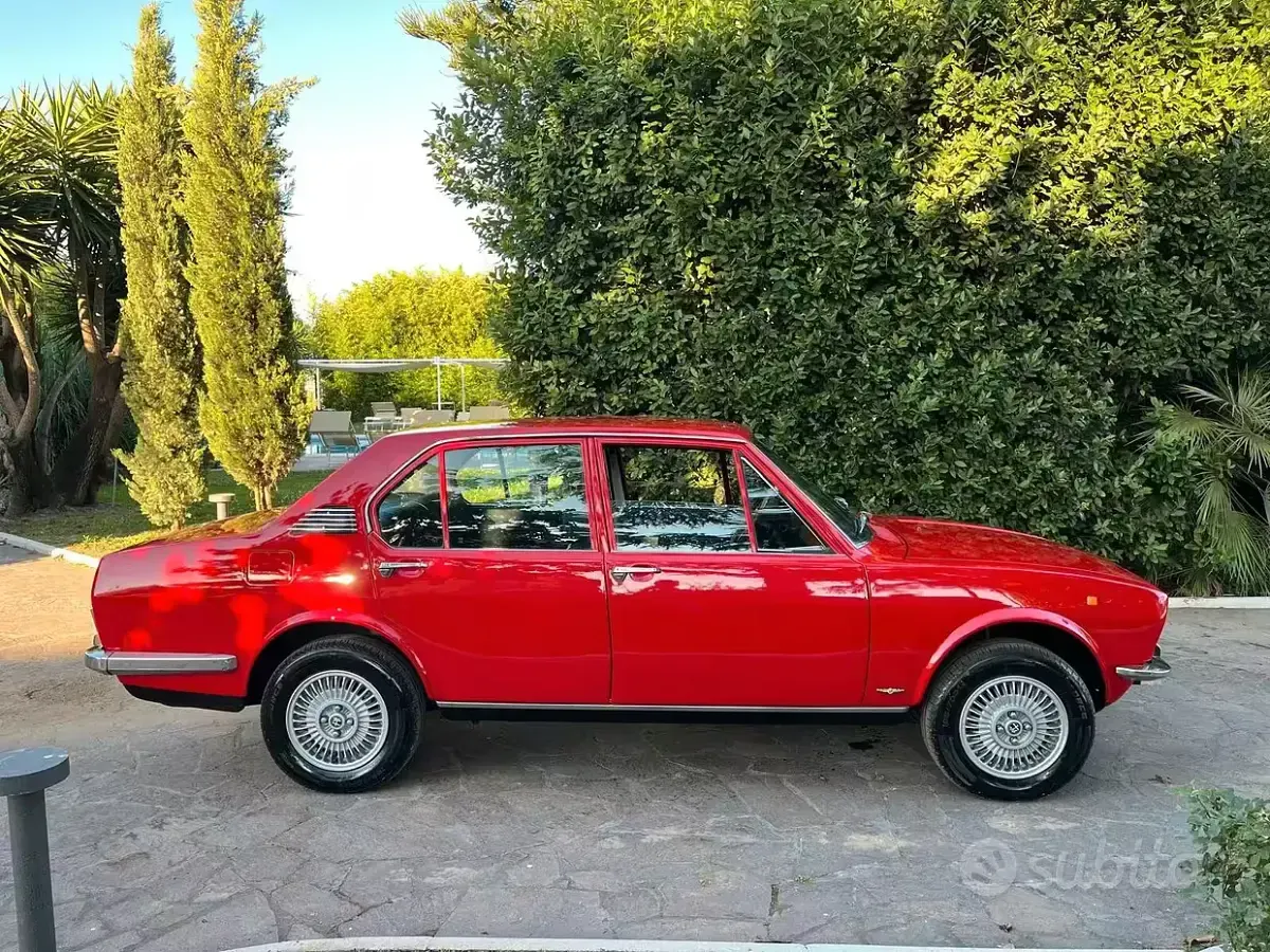 Usata Alfa Romeo Alfetta 122 CV (89 kW) 1970 Rosso Berlina