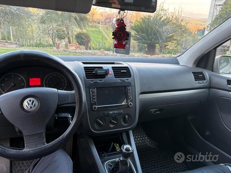 Usata VW Golf VI R-line 105 CV (77 kW) 2008 Grigio Utilitaria