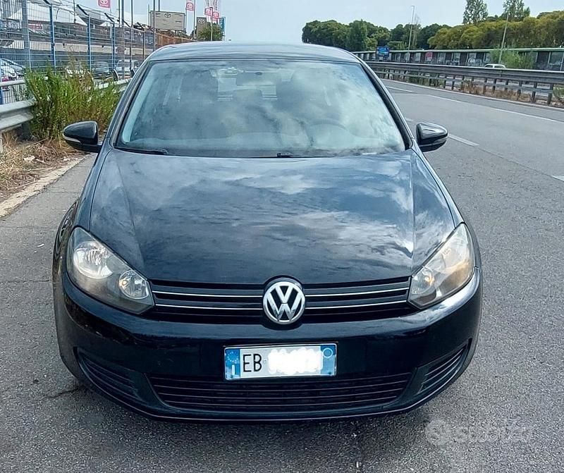 Nero Usata 2010 VW Golf VI Comfortline Tre volumi | 4200 € (Super prezzo) - Immagine 1/4