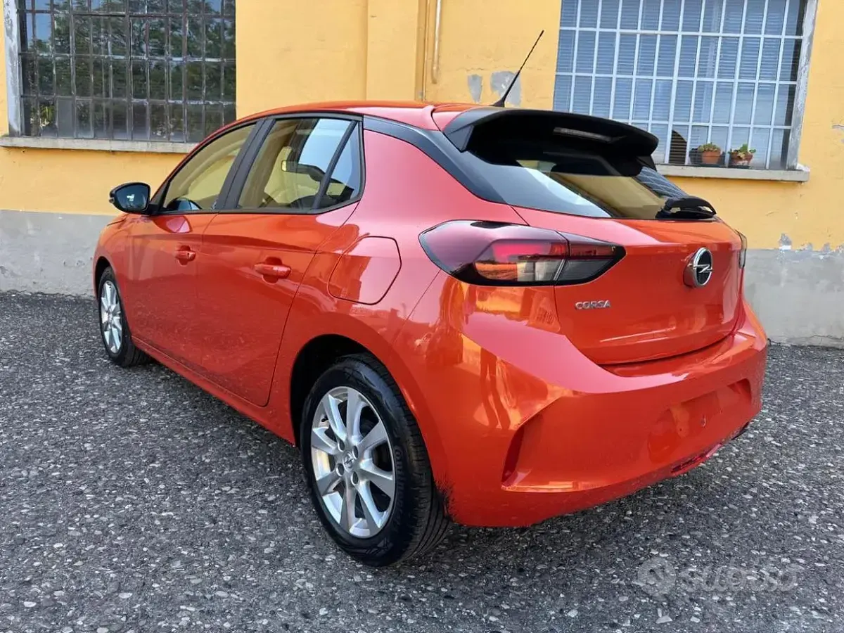 Usata Opel Corsa Edition 75 CV (55 kW) 2021 Arancione Utilitaria
