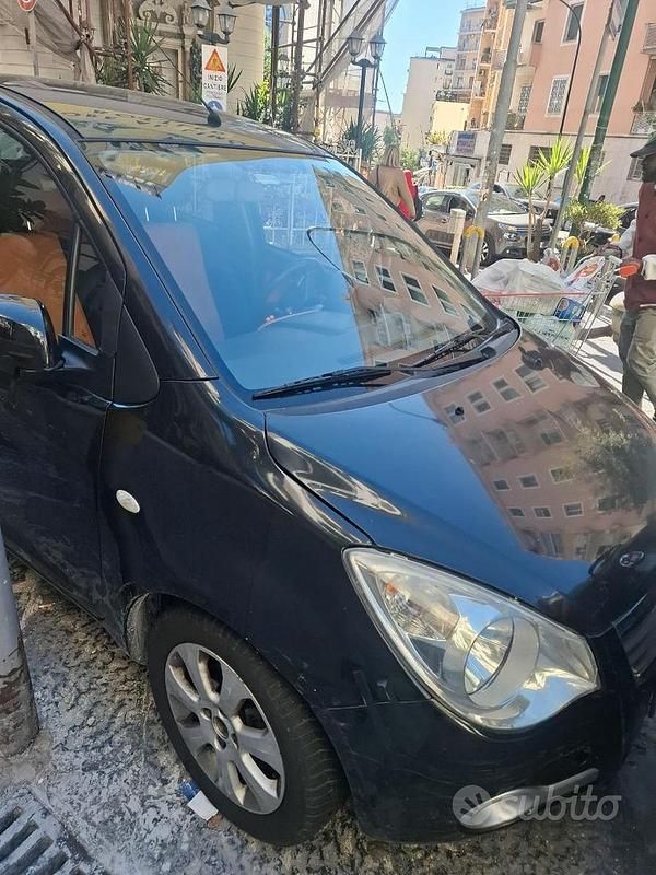 Usata Opel Agila 65 CV (47 kW) 2010 Nero Utilitaria